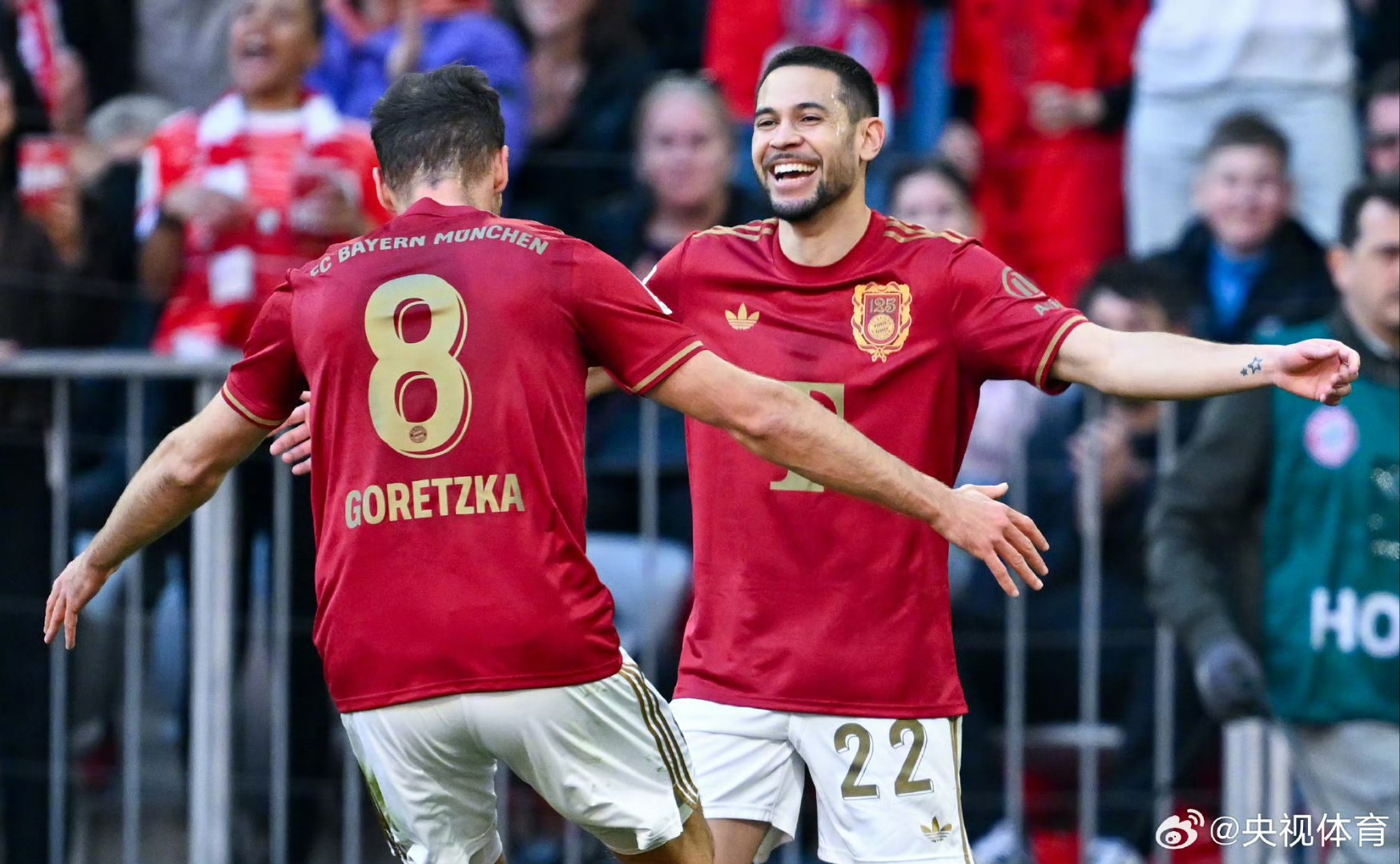 milan-曼联单刀错失备战全明星赛赛前门兴格拉德巴赫门线救险，国际比赛日罗马备战法甲看傻球迷的简单介绍